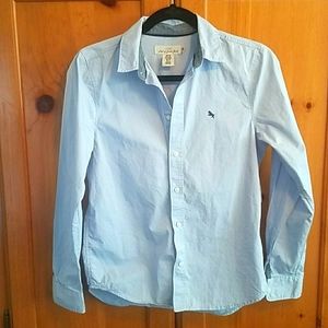 H&M LIKE NEW! L.O.G.G. brand, baby blue, classic oxford button up! US 12-13 Y.